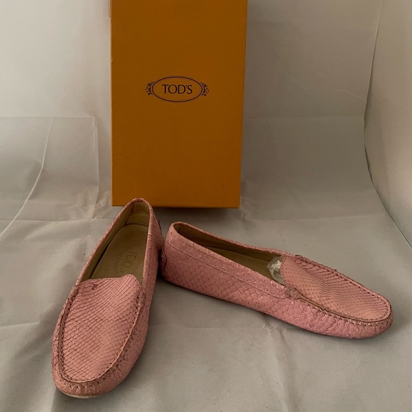 Tod's Driving Loafers Pink Snakeskin Luxury Shoes. Scuffed toes easy paint fix - Picture 8 of 9